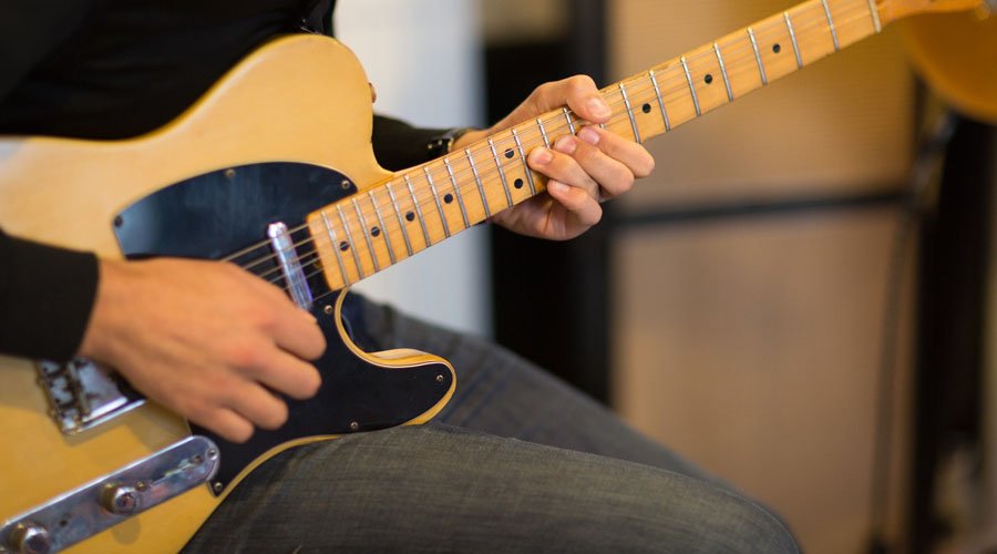 Beginner’s First Steps Into Lead Guitar (Tips + Easy Riffs)